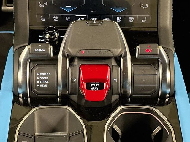 2025 Lamborghini Urus - Image 14 of 31