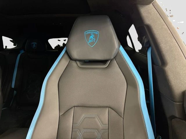 2025 Lamborghini Urus - Image 27 of 31