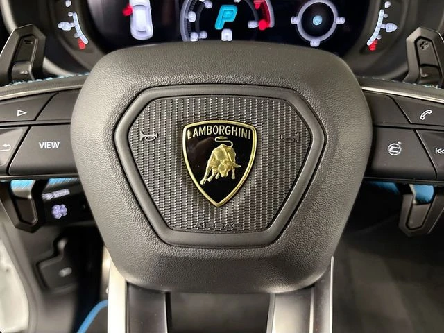 2025 Lamborghini Urus - Image 28 of 31