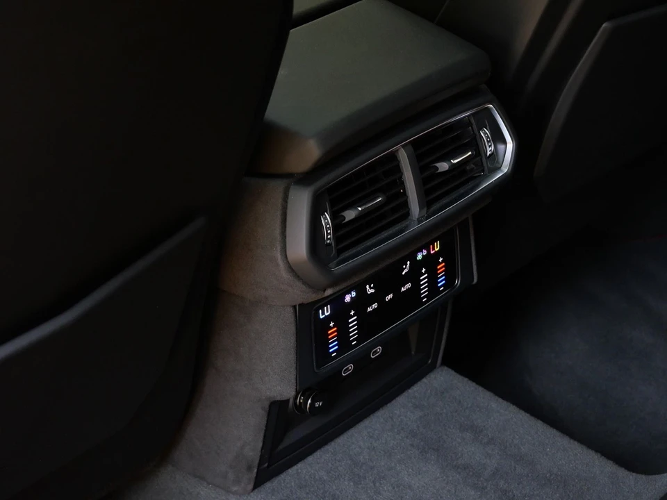 2025 Lamborghini Urus - Image 20 of 27