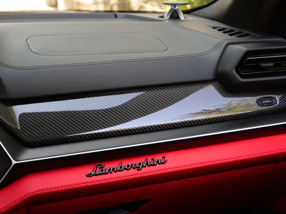 2025 Lamborghini Urus - Image 21 of 27