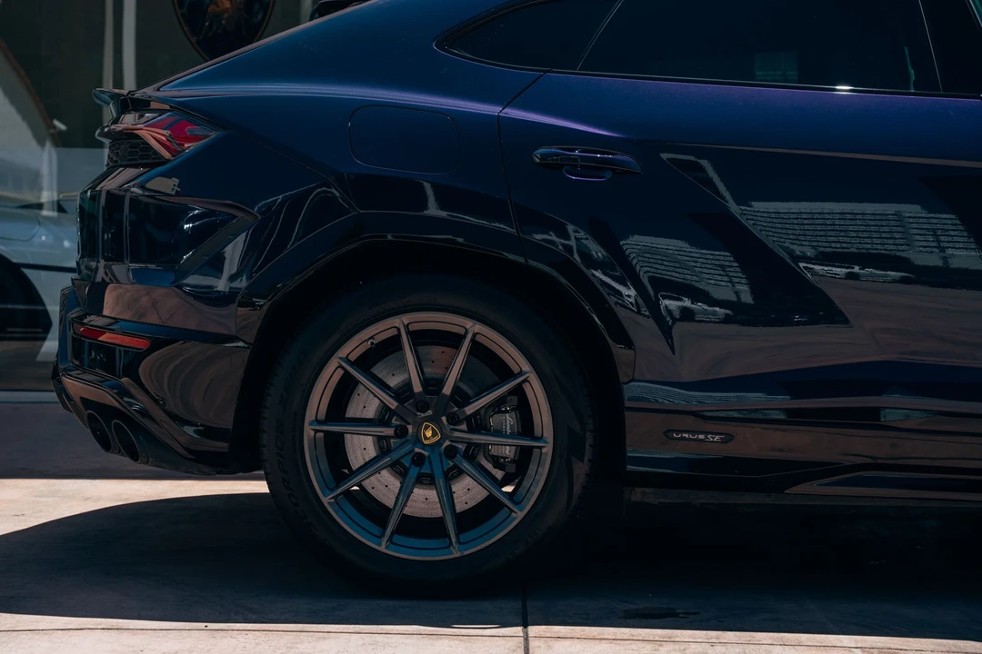 2025 Lamborghini Urus - Image 10 of 31