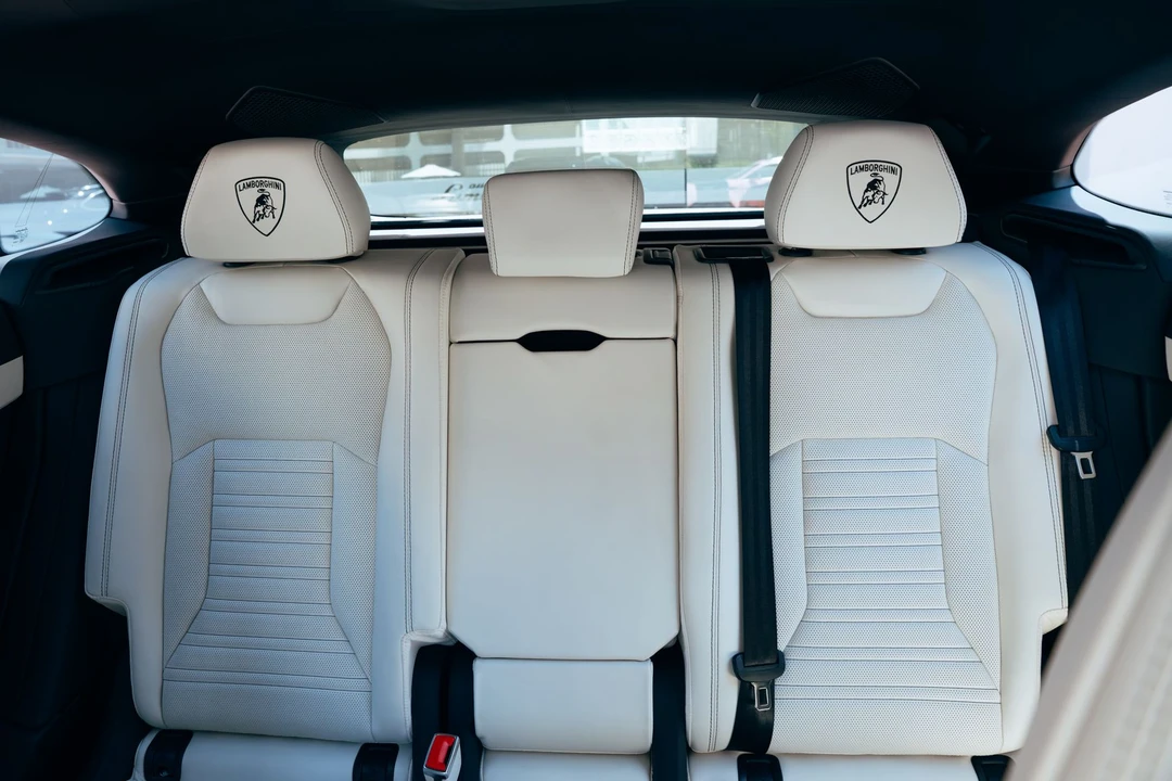 2025 Lamborghini Urus - Image 6 of 31