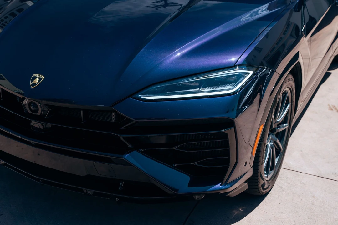2025 Lamborghini Urus - Image 19 of 31