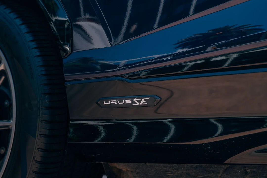 2025 Lamborghini Urus - Image 11 of 31