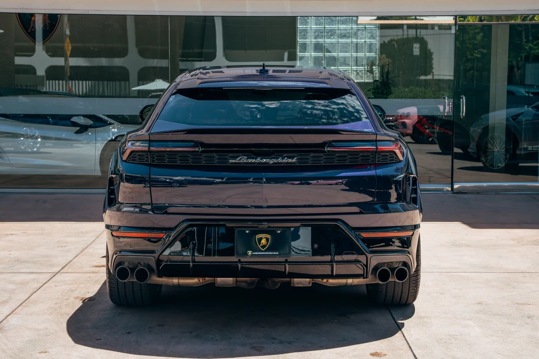 2025 Lamborghini Urus - Image 4 of 31