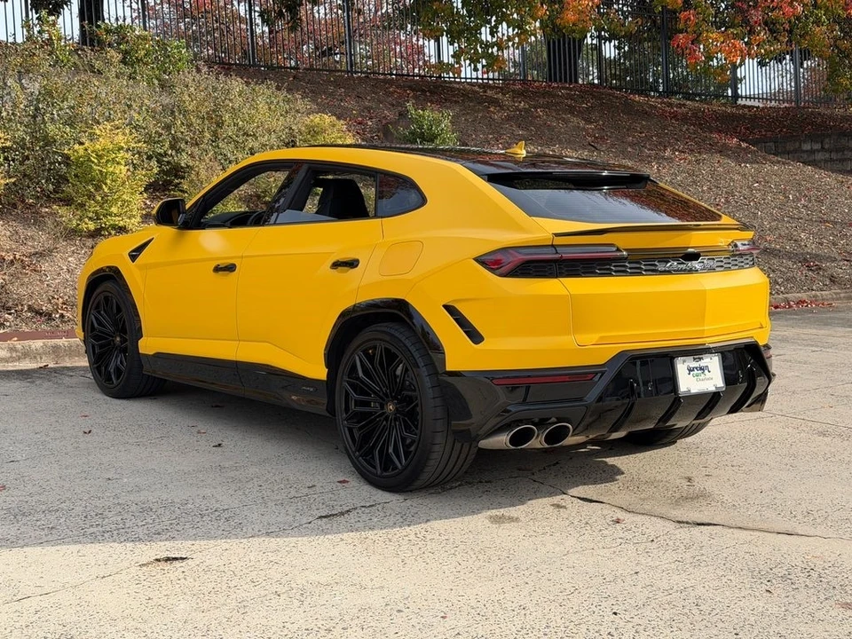 2025 Lamborghini Urus - Image 9 of 21