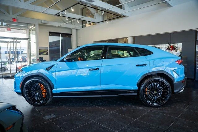 2025 Lamborghini Urus - Image 30 of 31