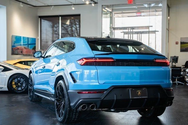 2025 Lamborghini Urus - Image 25 of 31