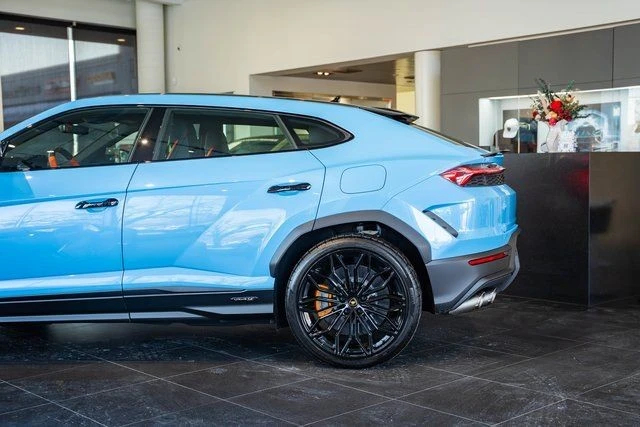 2025 Lamborghini Urus - Image 29 of 31
