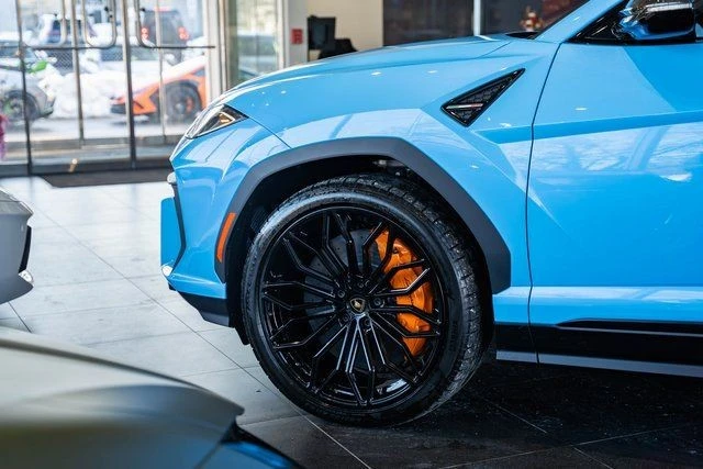 2025 Lamborghini Urus - Image 31 of 31