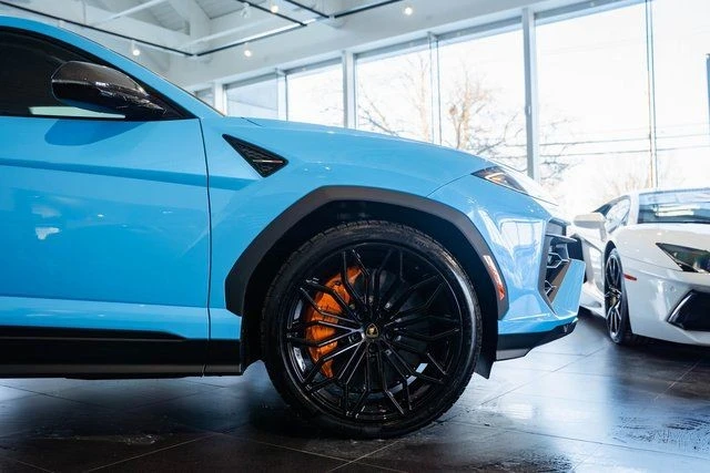 2025 Lamborghini Urus - Image 5 of 31