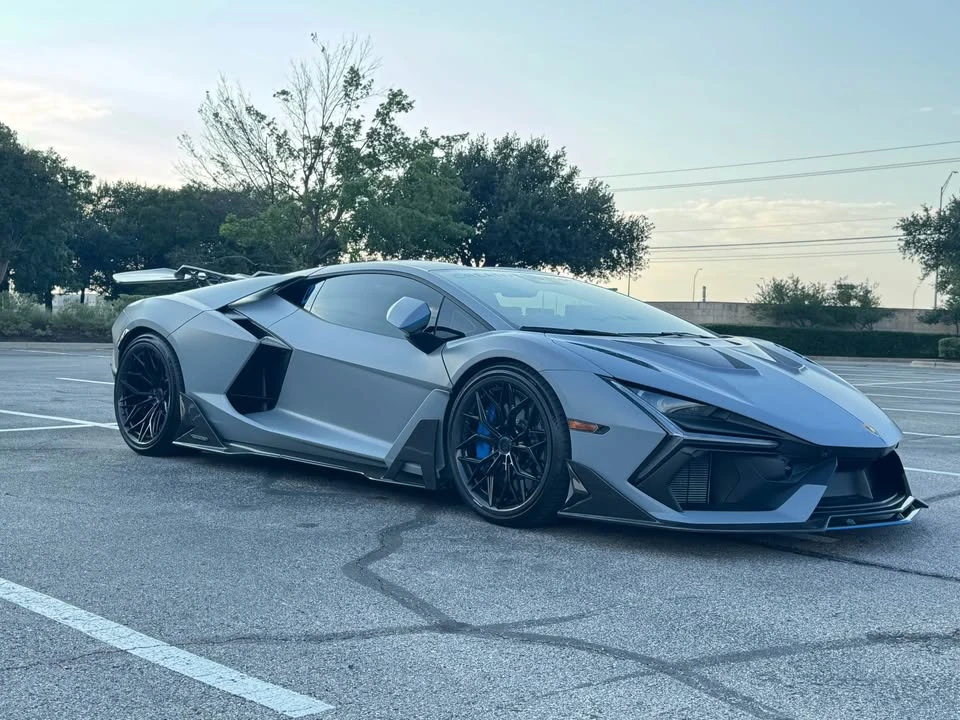 2025 Lamborghini Revuelto - Image 2 of 5