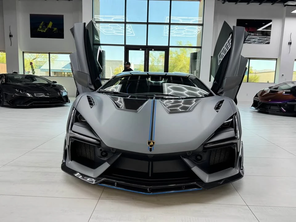 2025 Lamborghini Revuelto - Image 4 of 5