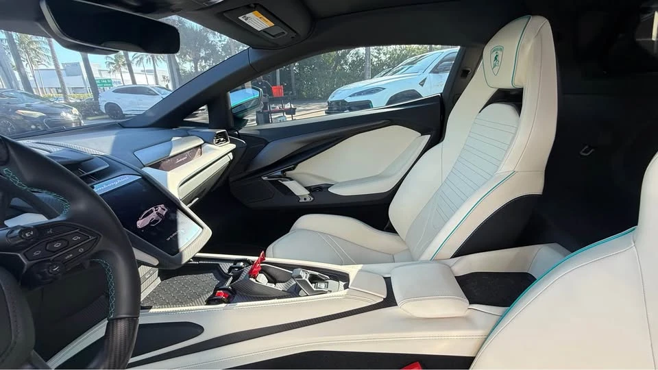 2025 Lamborghini Revuelto - Image 8 of 11