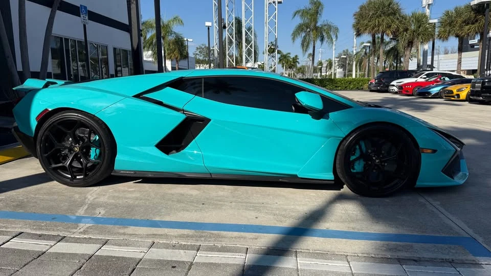2025 Lamborghini Revuelto - Image 3 of 11
