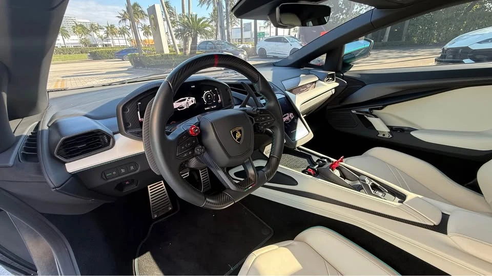 2025 Lamborghini Revuelto - Image 7 of 11