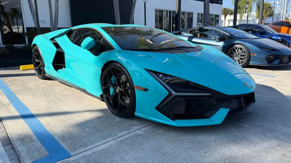 2025 Lamborghini Revuelto - Image 2 of 11