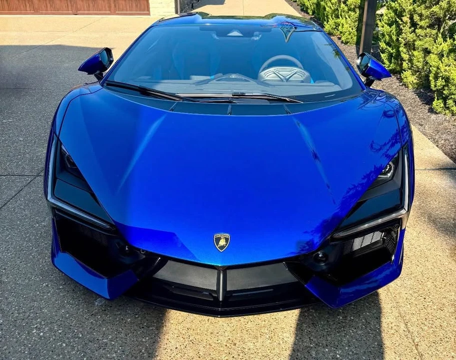 2025 Lamborghini Revuelto - Image 2 of 11