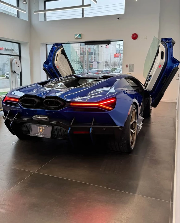 2025 Lamborghini Revuelto - Image 4 of 17