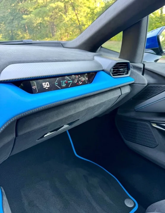 2025 Lamborghini Revuelto - Image 5 of 11