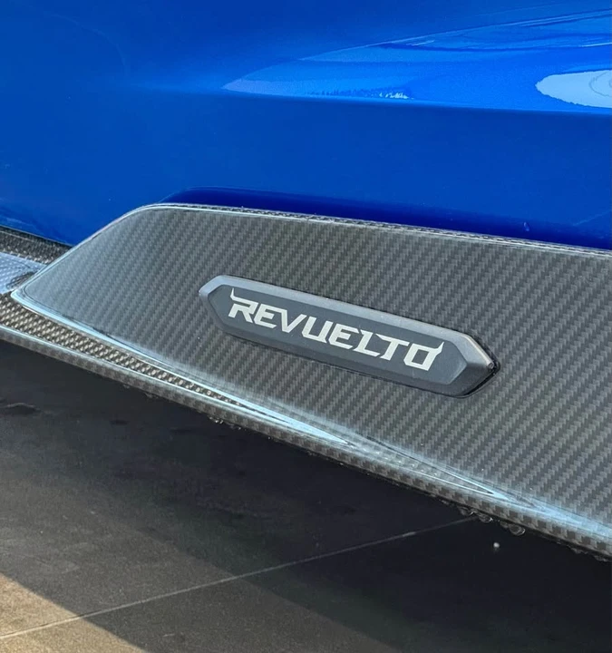 2025 Lamborghini Revuelto - Image 14 of 17