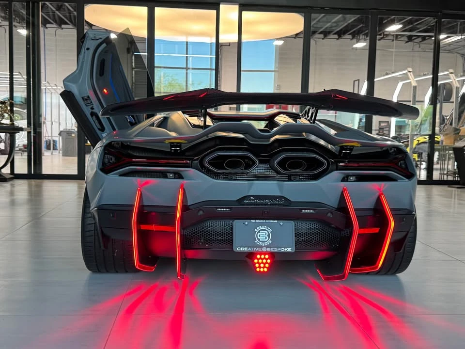 2025 Lamborghini Revuelto - Image 4 of 5