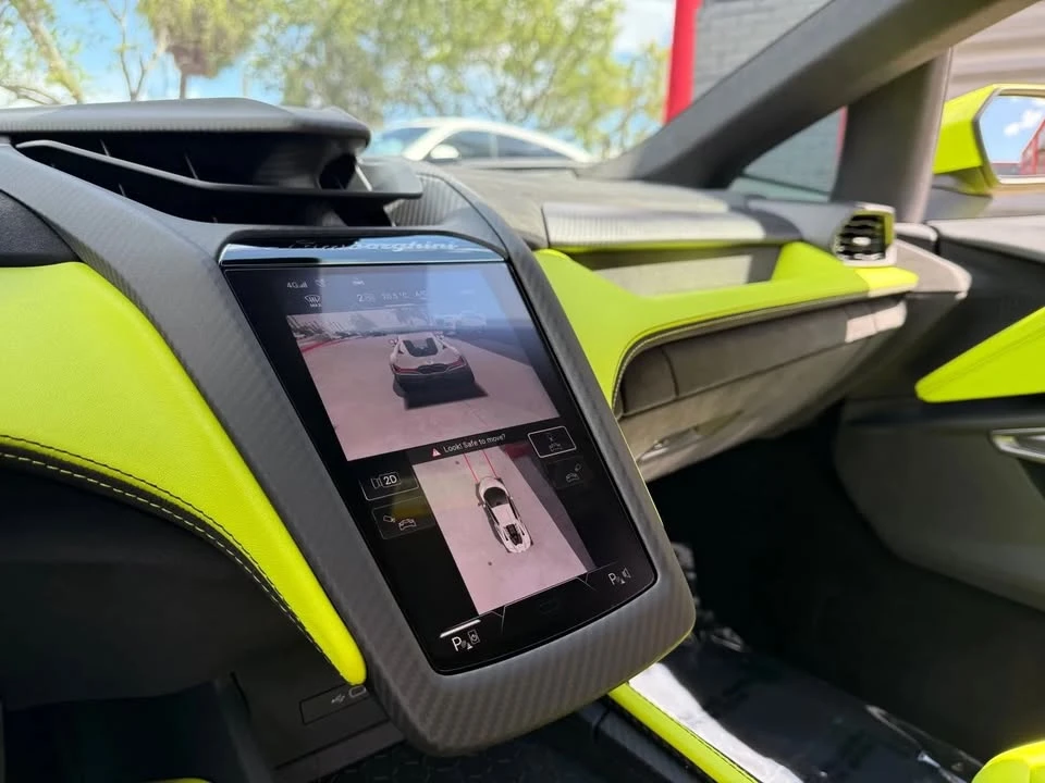2025 Lamborghini Revuelto - Image 14 of 15