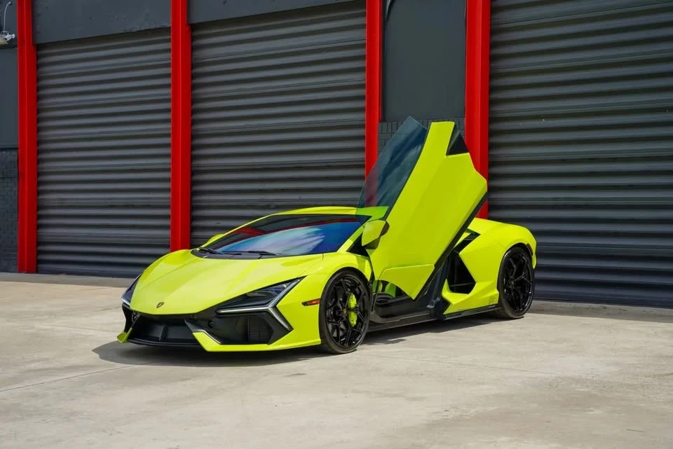 2025 Lamborghini Revuelto - Image 3 of 15