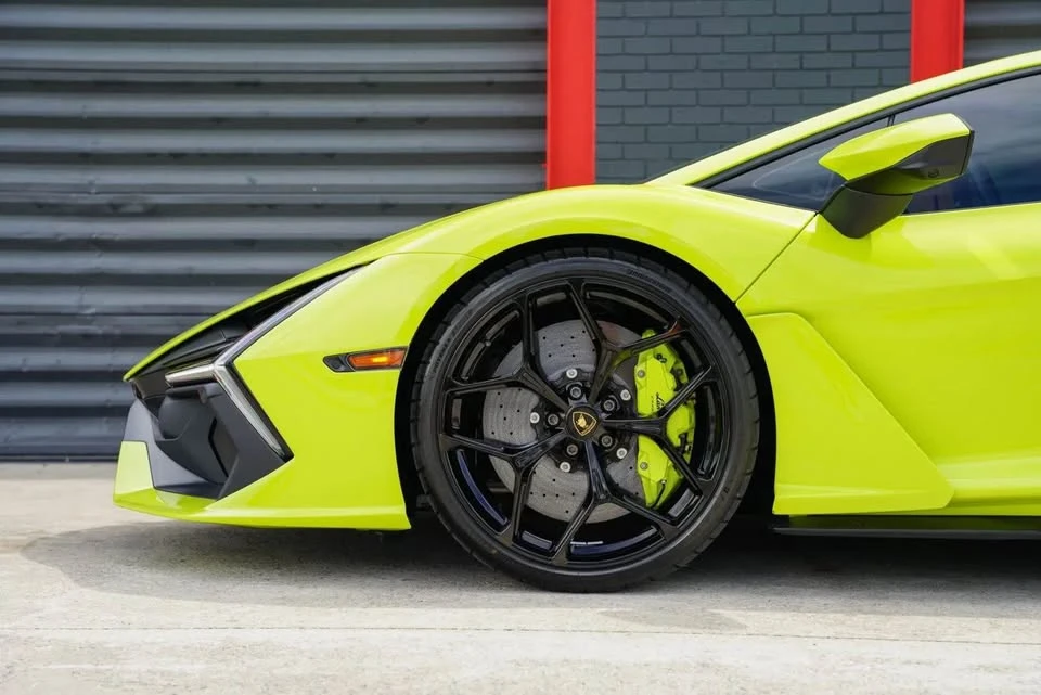 2025 Lamborghini Revuelto - Image 9 of 18
