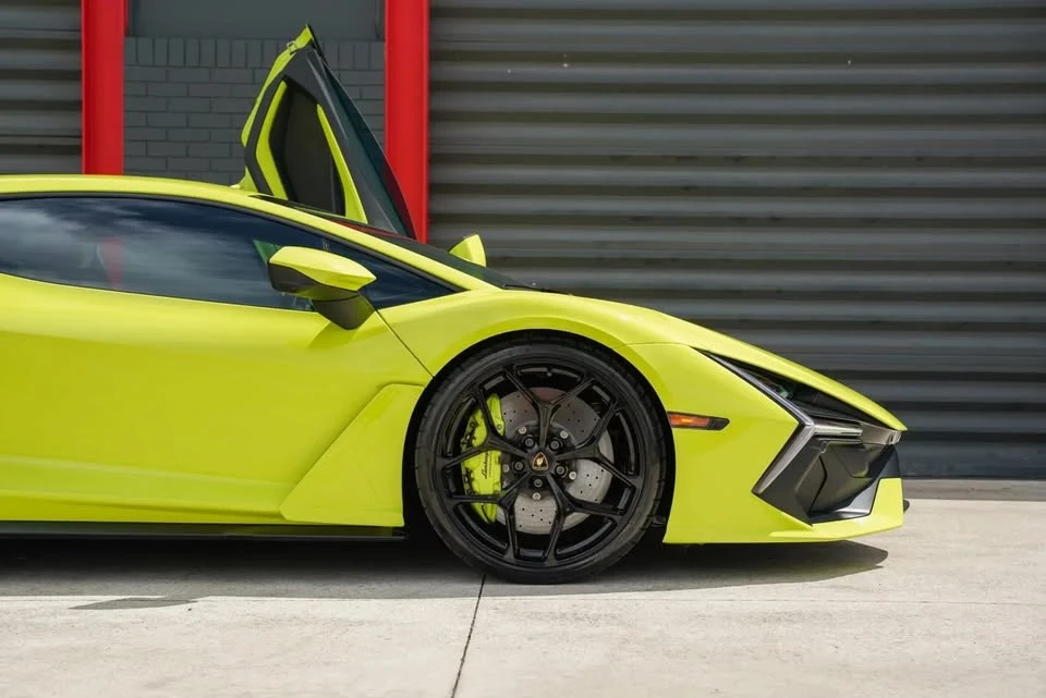 2025 Lamborghini Revuelto - Image 5 of 15