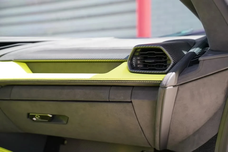 2025 Lamborghini Revuelto - Image 12 of 15