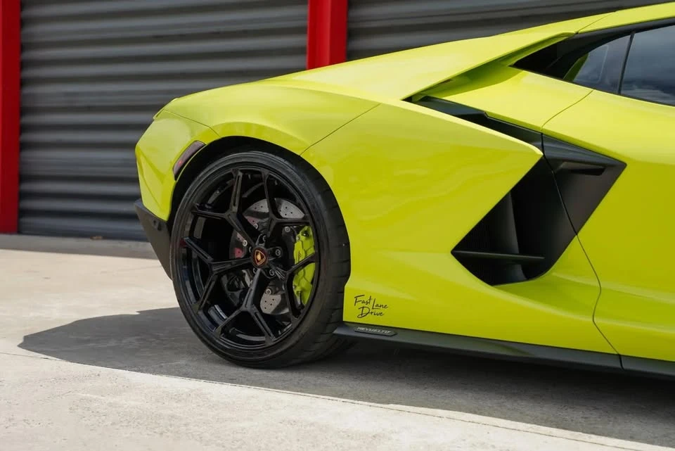 2025 Lamborghini Revuelto - Image 4 of 15
