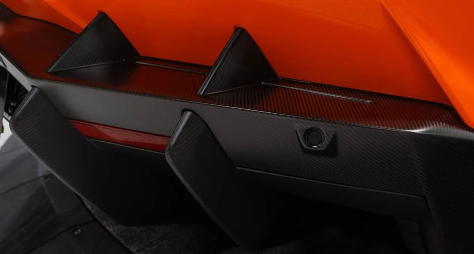 2025 Lamborghini Revuelto - Image 5 of 8