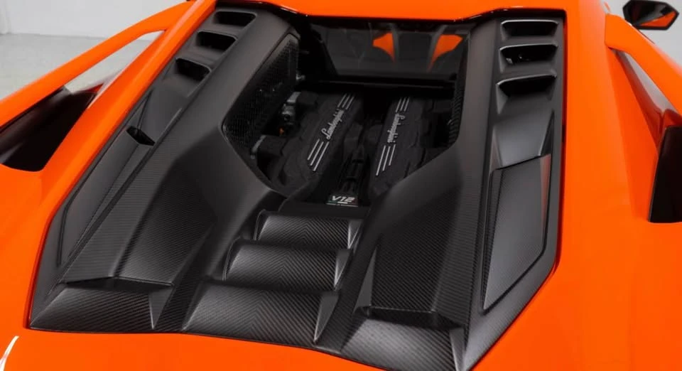 2025 Lamborghini Revuelto - Image 4 of 8