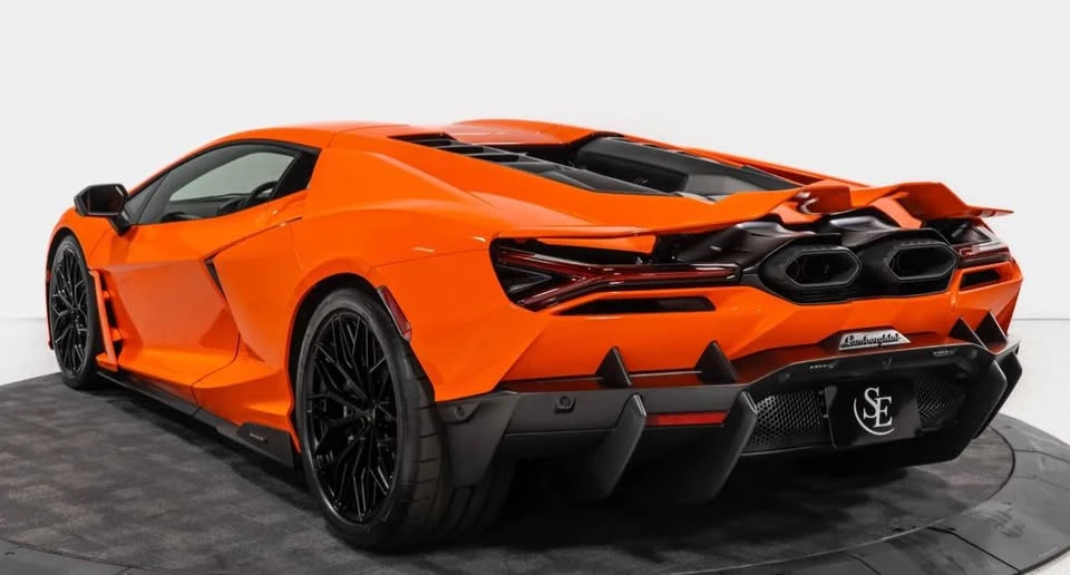 2025 Lamborghini Revuelto - Image 2 of 8