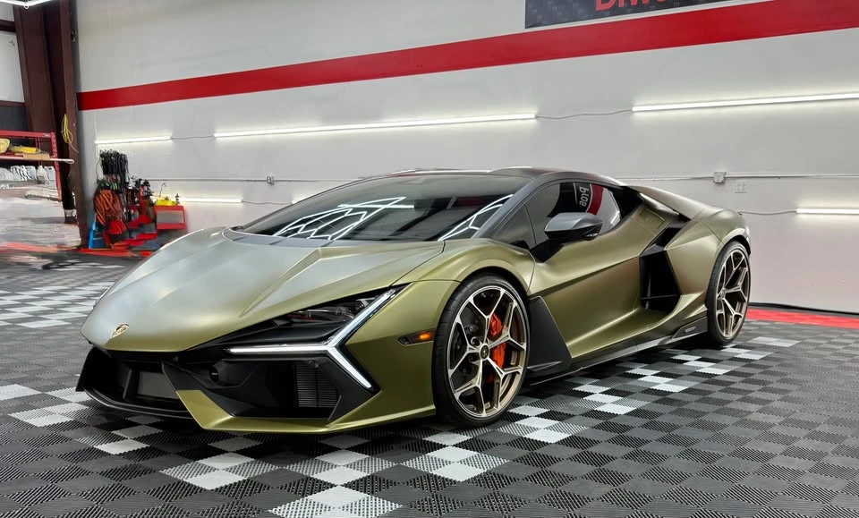 2025 Lamborghini Revuelto - Image 7 of 20