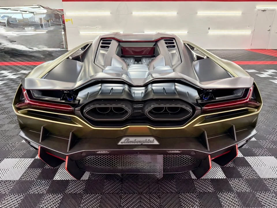 2025 Lamborghini Revuelto - Image 8 of 20