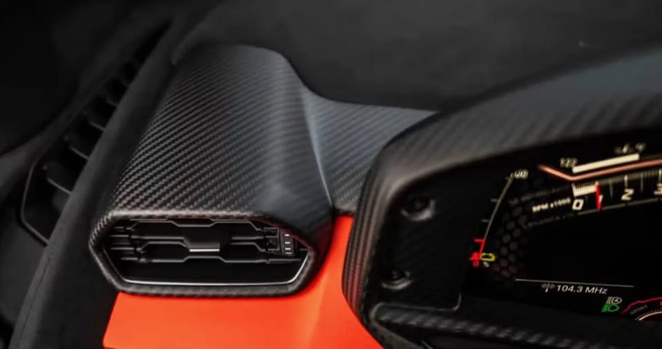2025 Lamborghini Revuelto - Image 18 of 20