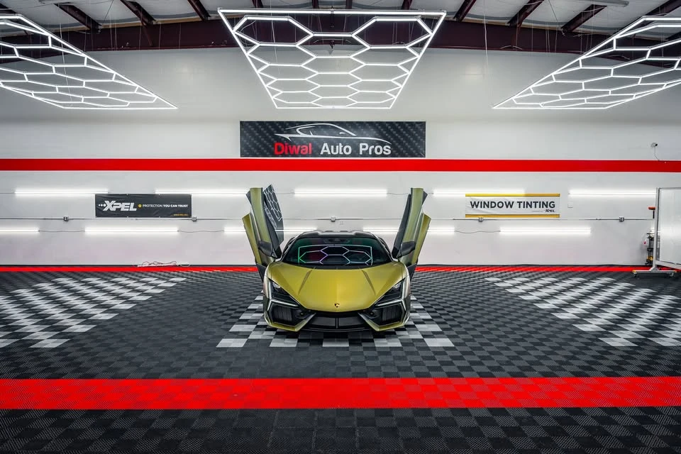 2025 Lamborghini Revuelto - Image 10 of 20