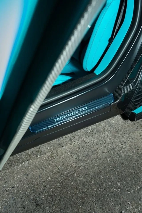 2025 Lamborghini Revuelto - Image 5 of 17