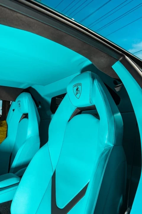 2025 Lamborghini Revuelto - Image 8 of 17