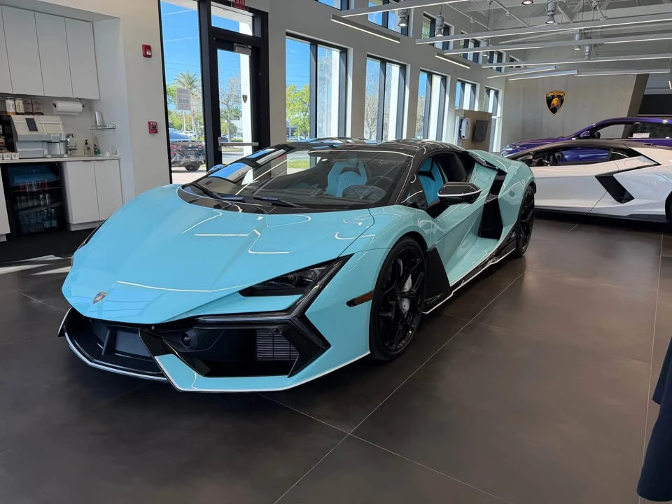 2025 Lamborghini Revuelto - Image 4 of 17