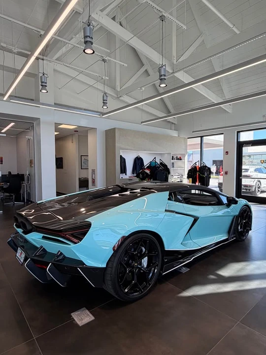 2025 Lamborghini Revuelto - Image 2 of 17