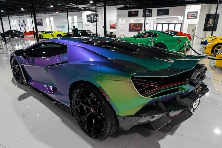 2025 Lamborghini Revuelto - Image 5 of 13