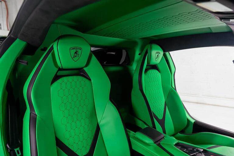 2025 Lamborghini Revuelto - Image 8 of 13