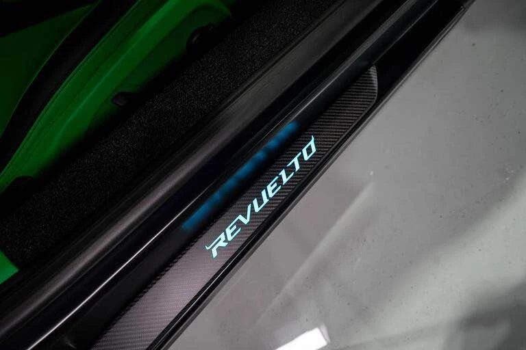 2025 Lamborghini Revuelto - Image 10 of 13
