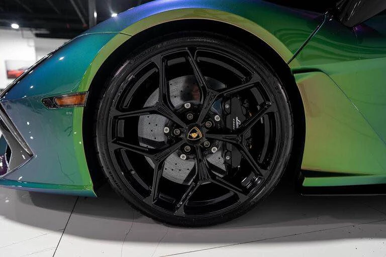 2025 Lamborghini Revuelto - Image 11 of 13