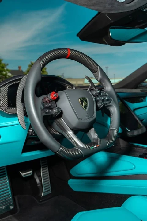2025 Lamborghini Revuelto - Image 12 of 18