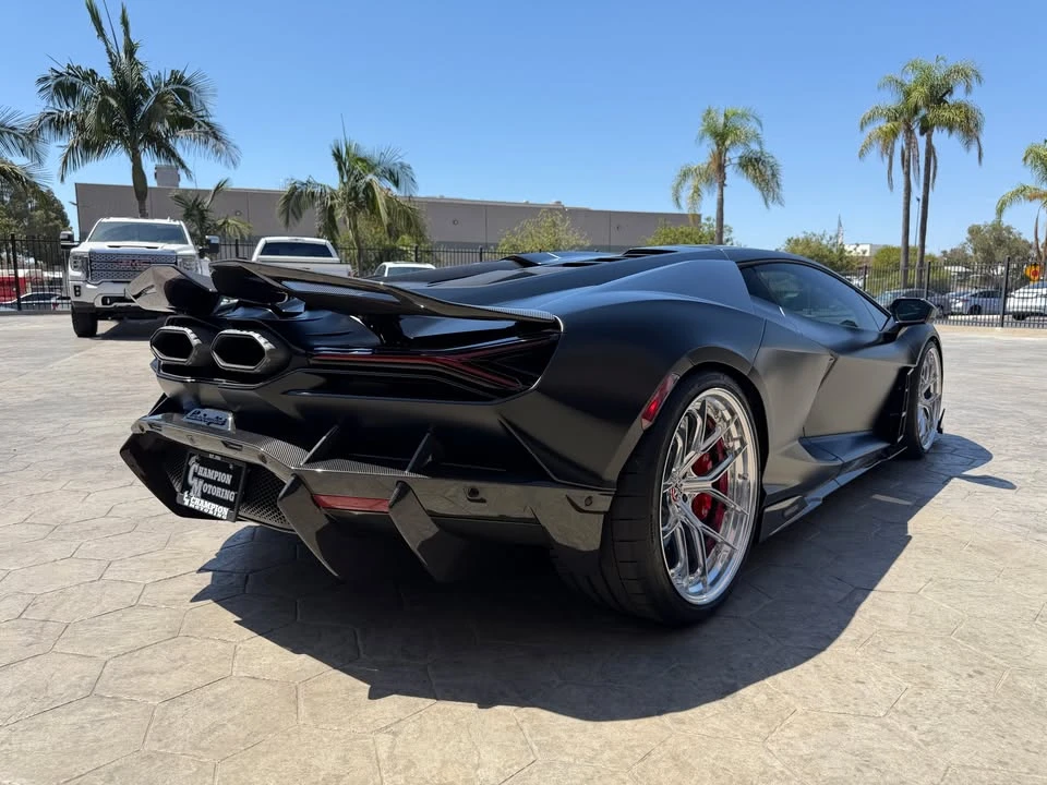 2025 Lamborghini Revuelto - Image 7 of 20